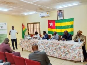 L’ONG Acomb présente le projet « Arbre à palabres » aux élus locaux de Yoto 1 et Vo 4